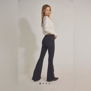Free People "We The Free", "Penny" pull-on flare Black Jeans Size 26